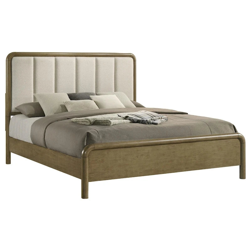Très grand lit, revêtement en bouclette beige touffeté à canaux verticaux, marron