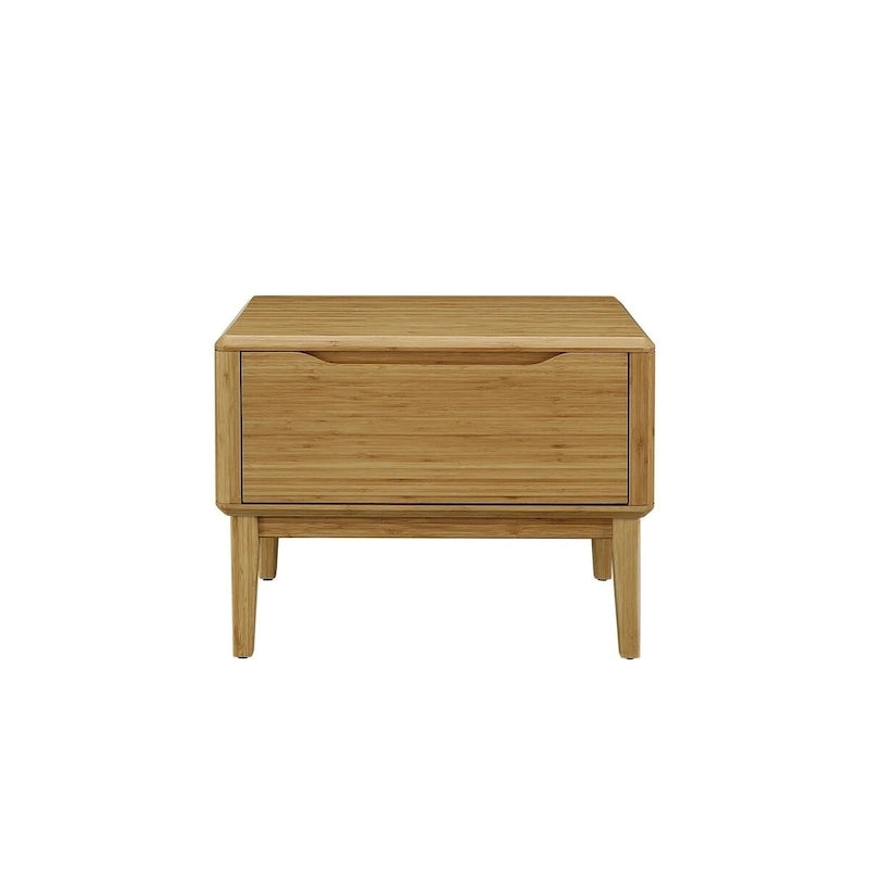 Chambre queen avec commode en bois doré