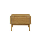 Chambre queen avec commode en bois doré