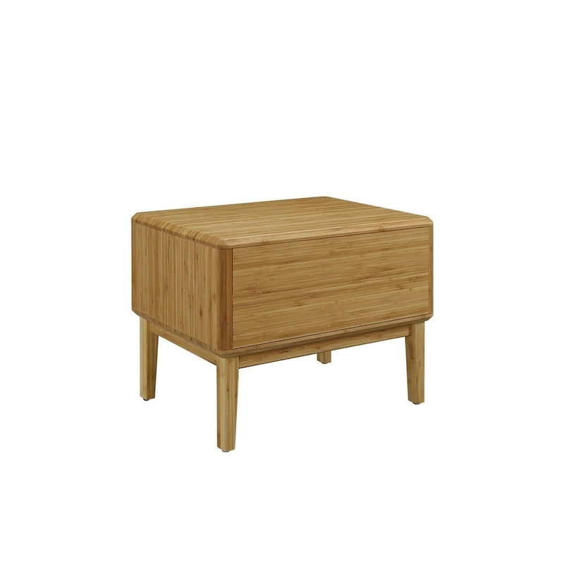 Chambre queen avec commode en bois doré