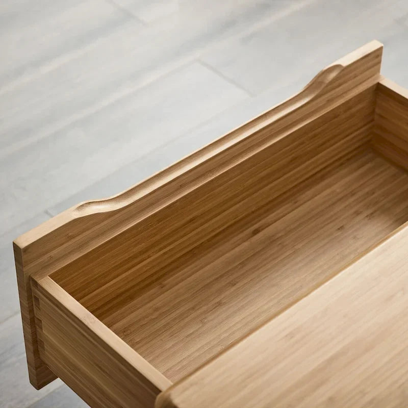 Chambre queen avec commode en bois doré