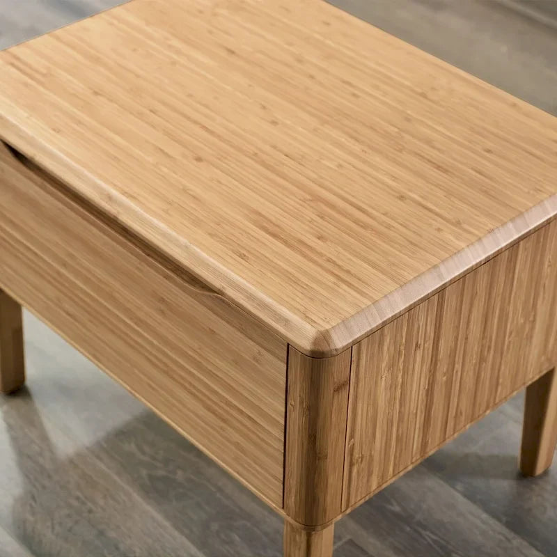 Chambre queen avec commode en bois doré