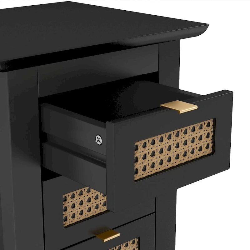 Tables de chevet en bois (lot de 2) avec surfaces en rotin tressé et trois tiroirs